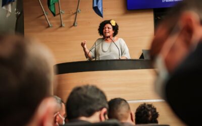 Dani Portela questiona prefeitura sobre redução de despesas com políticas sociais durante a pandemia de Covid-19